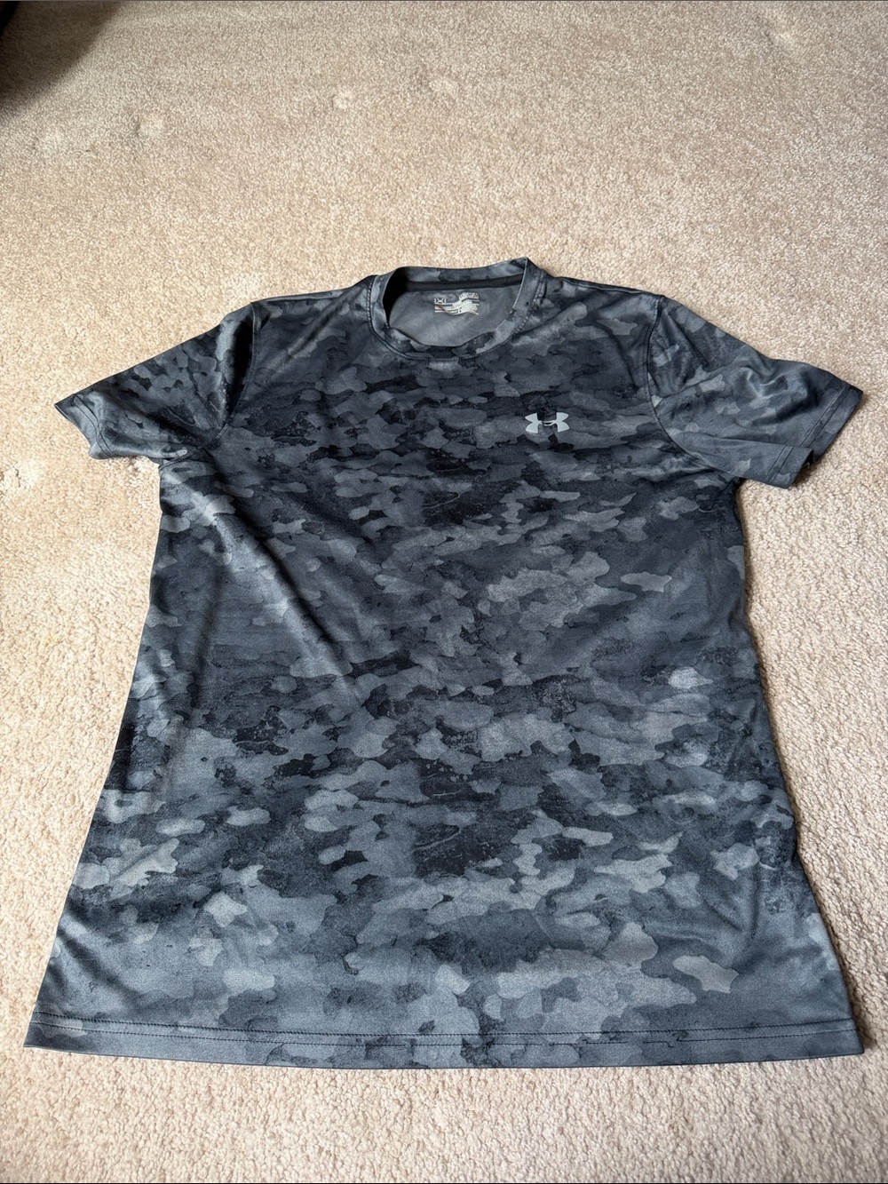 Under Armour Men’s Black Camo Short-Sleeve Performance Shirt Heat Gear